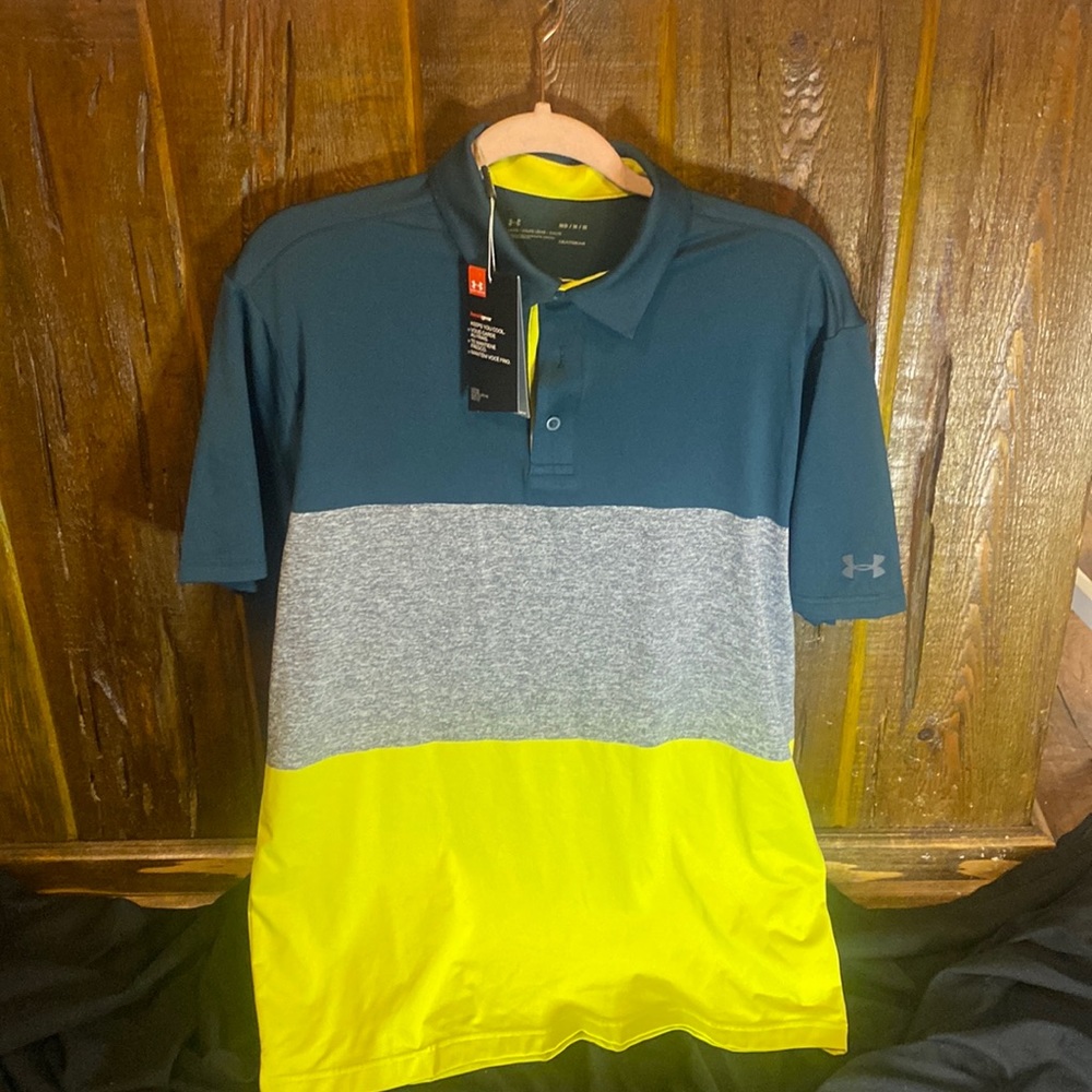 Mens Under Armour NWT golf shirt size Medium.
